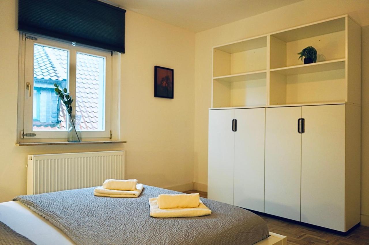 Geraeumiges Wohnen Fuer 7 Personen- Parkplatz- Waschmaschine- 3 Schlafzimmer Wolfsburg Exterior foto